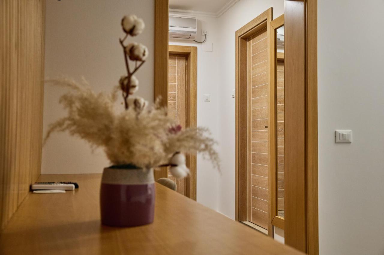 Hotel Eden Ramnicu Sarat Bagian luar foto